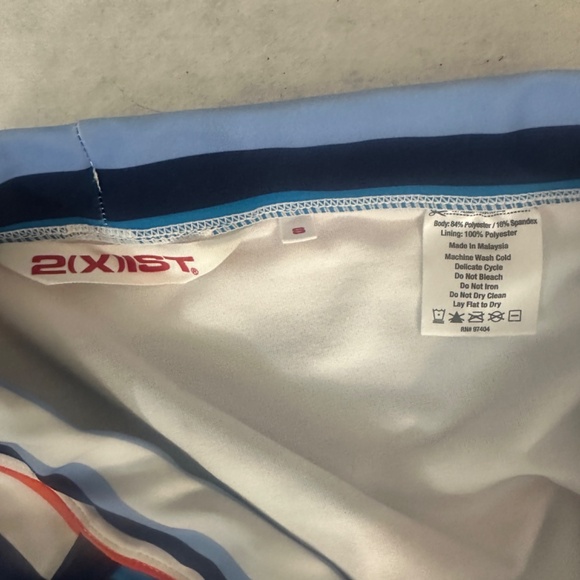 2xist Square Cut Swimsuit Small Gently worn 84% polyester/16% spandex - Picture 5 of 6